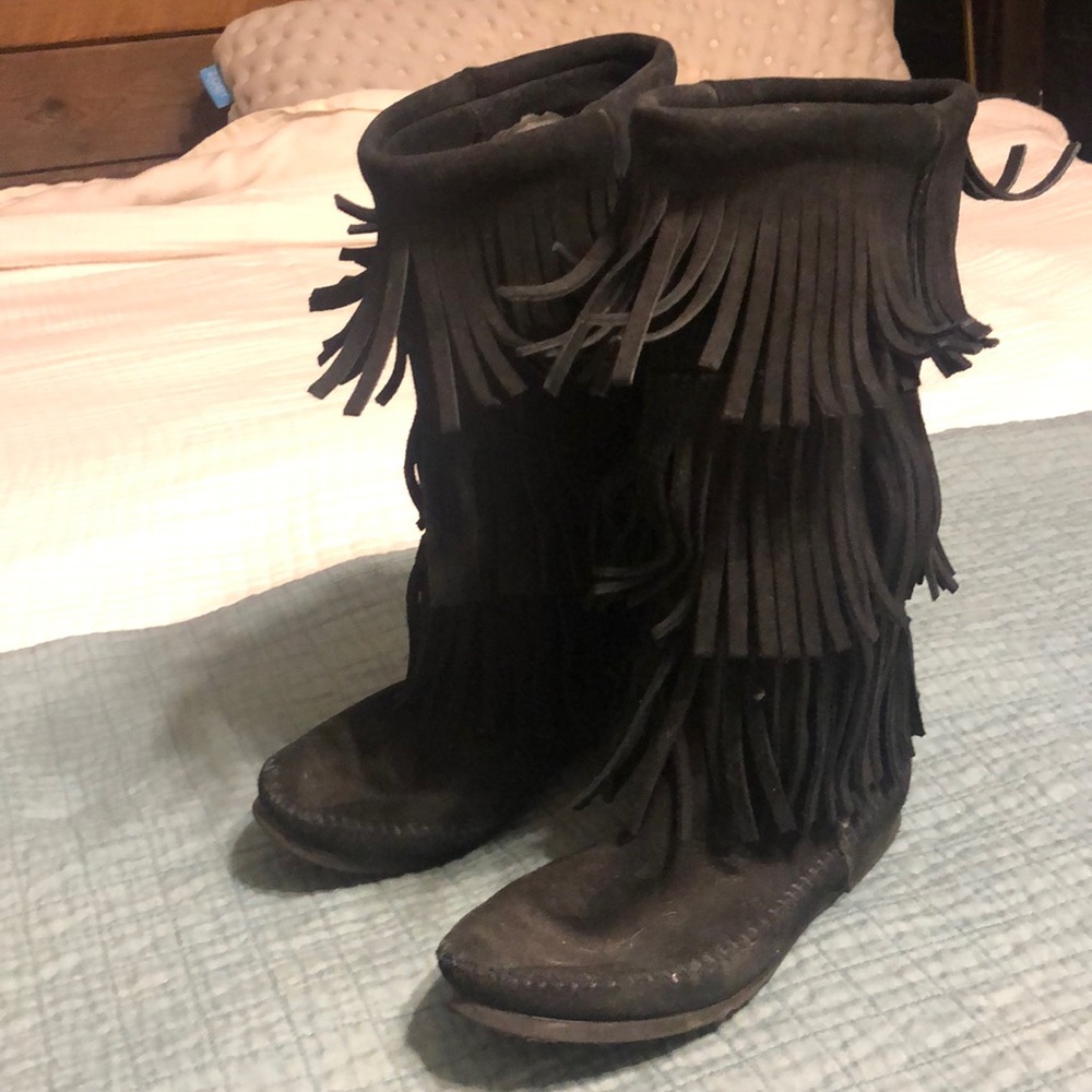 Minnetonka fringe boot